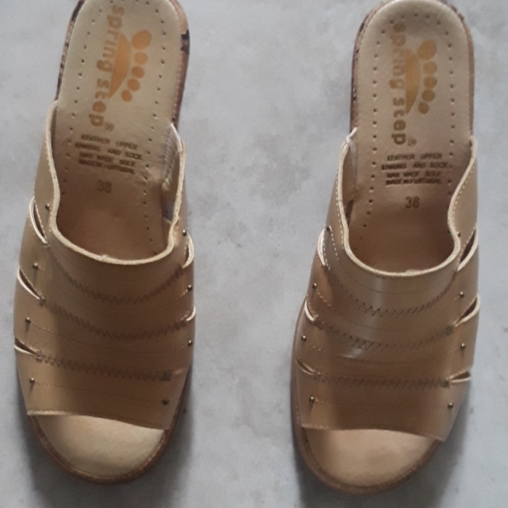 Shoe - Picture 3 of 3